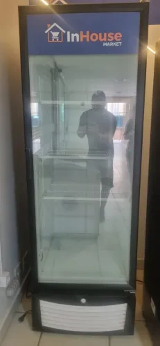 Refrigerador Comercial 569 L Fricon 220V em Excelente Estado de Conservação