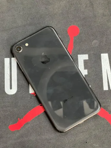 Iphone 8 64 gb câmera traseira não está focando