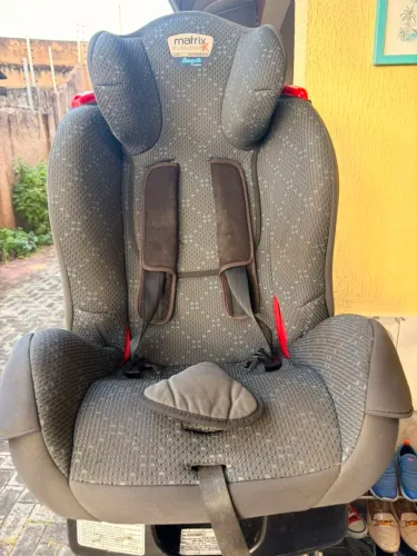 Cadeira de segurança para transportar crianças até 25kg