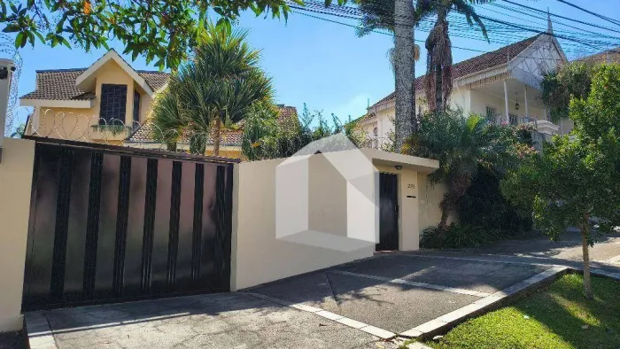 Casa com 6 dormitórios à venda, 550 m² por R$ 4.000.000,00 - Centro - Poços de Caldas/MG