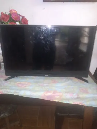 Vendo 01 televisão da Samsung de 32 polegadas (20 reais)