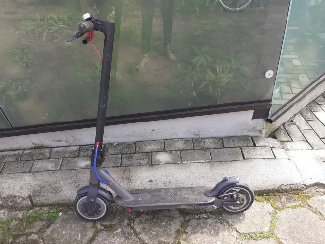 Patinete Faston ara retirada de peças