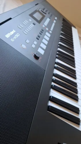 Teclado Roland E-X50