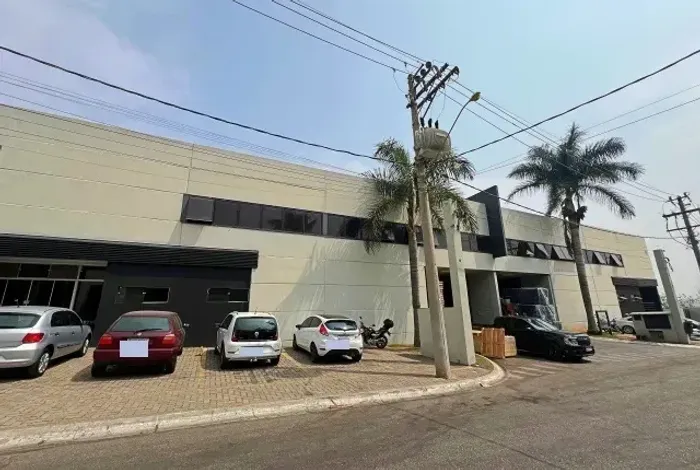 Galpão à venda em Sorocaba no Bairro do Iporanga na Rua Anuar Dequech