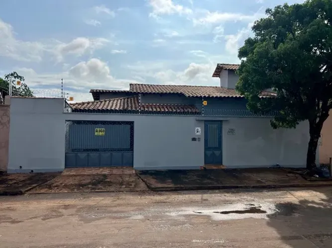Aluguel - Casa 3 quartos, 110 sul/Arse 14, próximo JK
