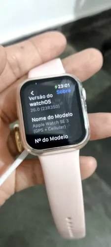 Apple Watch SE 3 GPS + Cellular, 40mm, Starlight