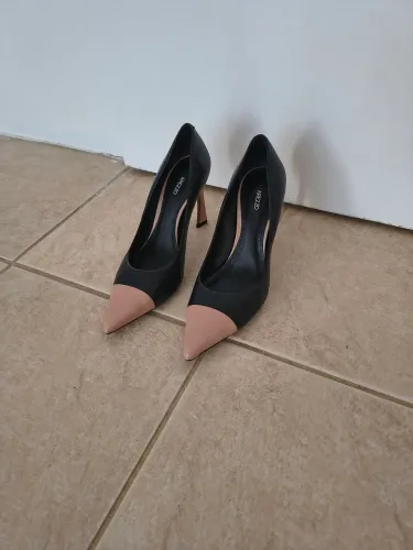 Sapatos femininos elegantes 