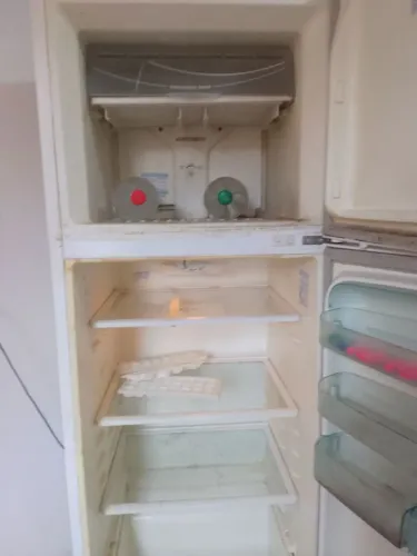 ESTOU vendendo um geladera muito boa usada 450 zap *