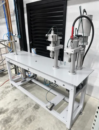 Máquina de envasar aerossol semiautomática marca TEKNIZA