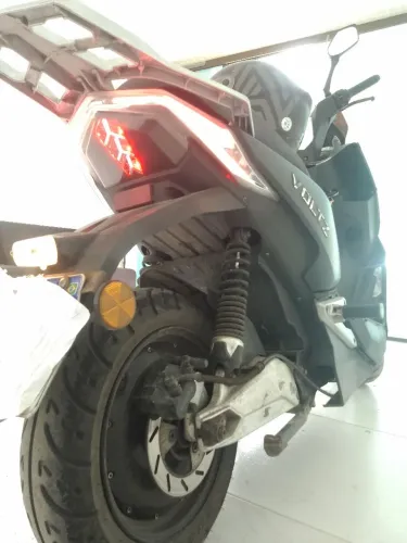 Moto elétrica volts 3000w de potência em perfeito estado com uma bateria 