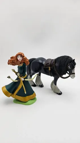 Miniaturas Mérida e Angus (Disney Store)