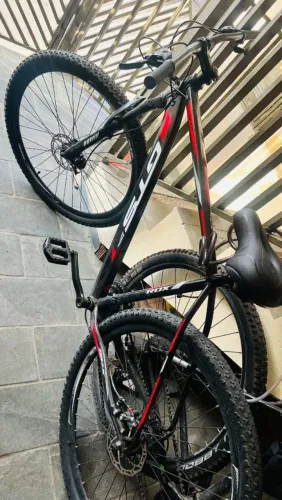 Bike GTA aro29 quadro tamanho 21 estado de nova