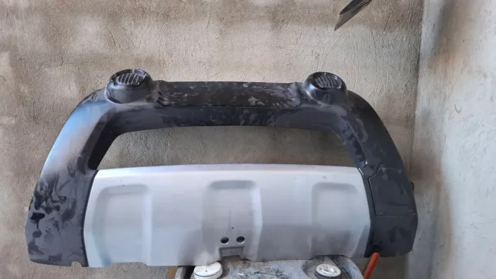 Overbumper duster para farol de milha, já pintado preto e prata 