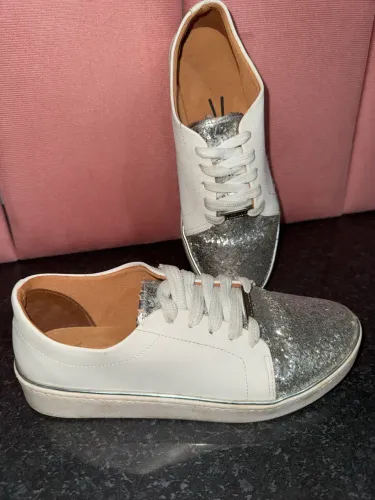 Tênis glitter vizzano