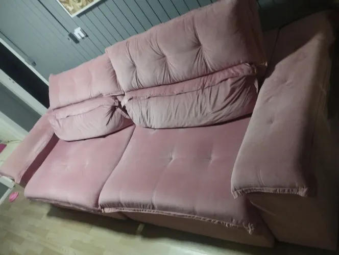 Vendo sofá retrátil rose 