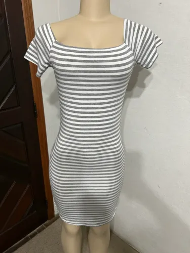 Vestido feminino listrado - tamanho M