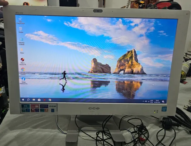 All in One CCE D4030 TV 24" 6GB RAM HD 500GB Wi-Fi