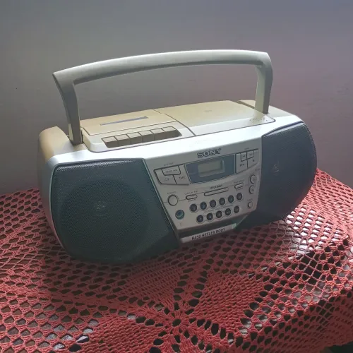 Vendo Rádio Gravador Sony Digital - Funcionando Perfeitamente ?