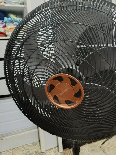 Ventilador de pé, potente, semi novo, ventisol!