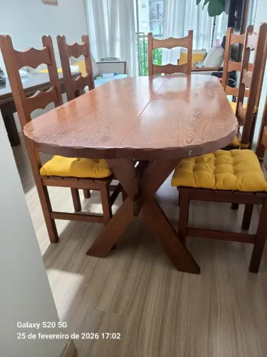 Mesa de jantar oval c/ 6 cadeiras