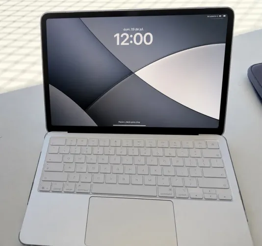 MacBook Neo Silver 