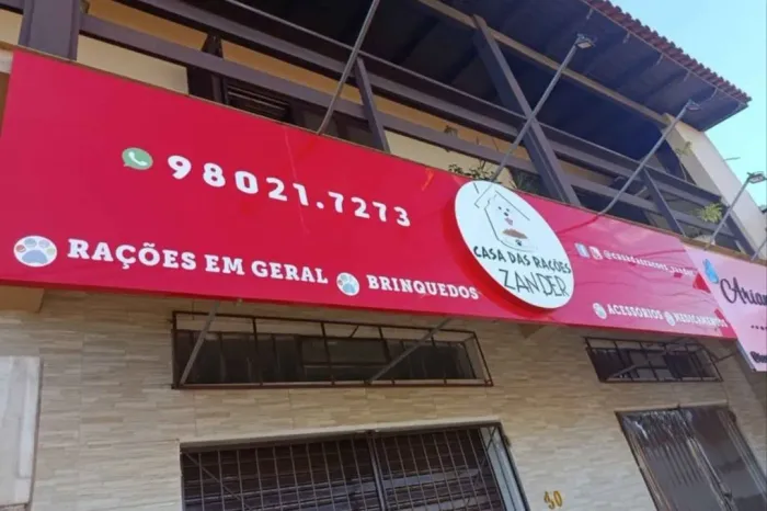 Painel ACM Vermelho medidas 5x1 retirada por conta do comprador