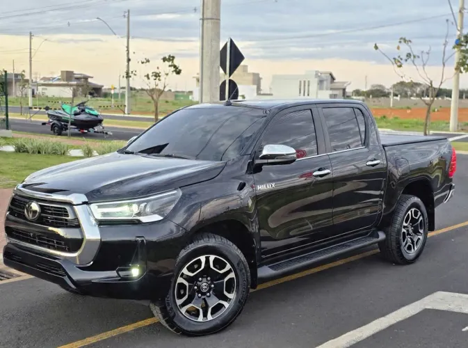 Toyota Hilux CD SRX 4X4 2.8 TDI 16V Diesel Aut. 2023