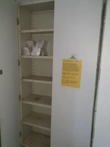 Estante de ferro