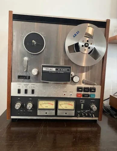 Gravador de rolo TEAC A 4300 (Reel to Reel)