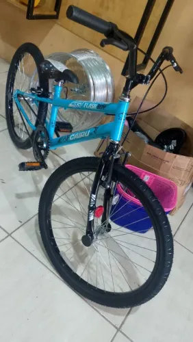 Baik  de adolescente ou criança semi nova 