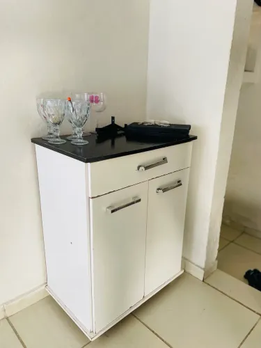 Vende-se armário pequeno