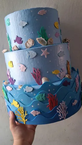 BOLO DE FESTA TEMÁTICO FUNFO DO MAR.