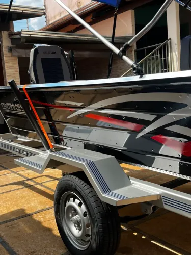 Canoa top 5,50 1,70 de boca praticamente sem uso