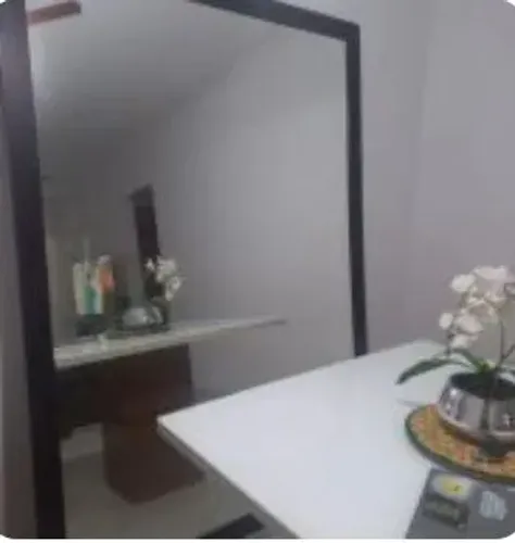 Espelho com moldura 2,10 X 1,56