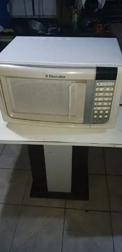 Micro-ondas funcionando perfeitamente 31 litros