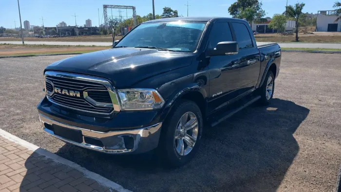 Ram Classic Laramie 5.7 V8 16V Gasolina 4X4 Aut. 2023