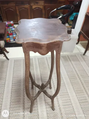 Mesa lateral antiga 