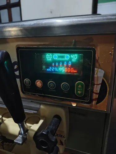 Máquina de sorvete sorvetec, aceito cartão