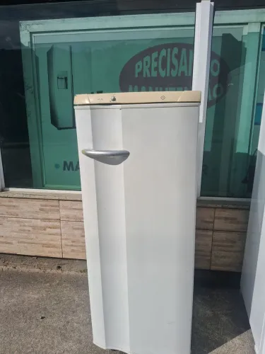 Geladeira Electrolux 280L