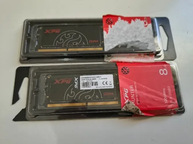 Kit 2 pentes memória 8GB DDR4-2666 (3200 XMP) SO-DIMM XPG Hunter