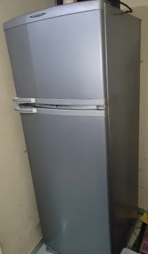 Geladeira Brastemp usada - 330 litros