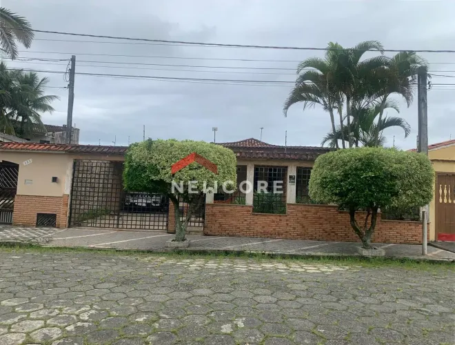 Casa em Avenida de São Carlos - Santa Eugênia - Mongaguá/SP