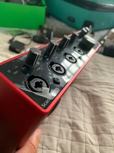 interface de áudio focusrite 8i8