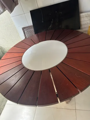 Mesa de tampo giratório