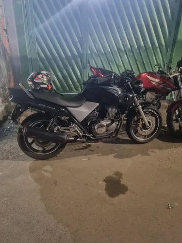 Cb 500 ano 99/2000 km 69.000 moto no padrão tudo ok