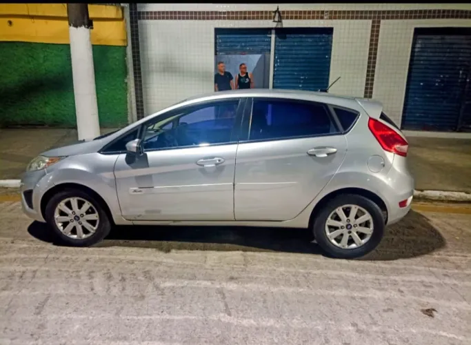 Ford Fiesta SE 1.6 16V Flex 5P 2013