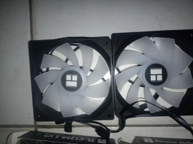 Kit 2 Fans thermalhigt 120mm argb pwm