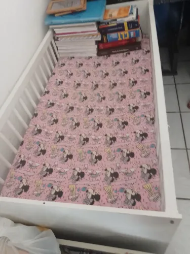 Vendo um berço usado com o colchão 