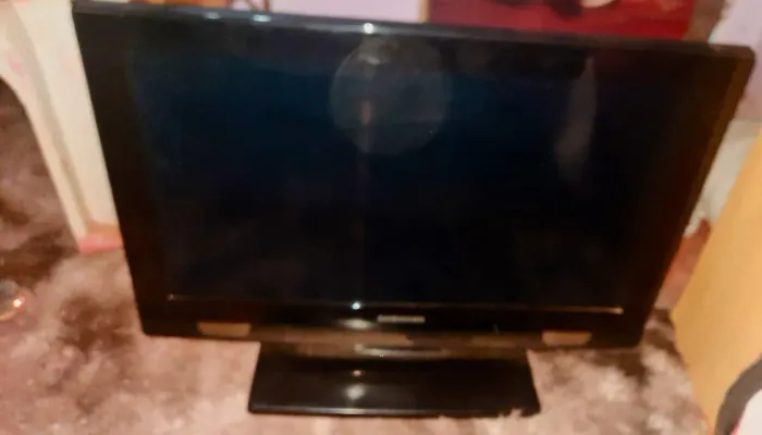 TV SOMENTE PRA TIRAR PEÇAS 