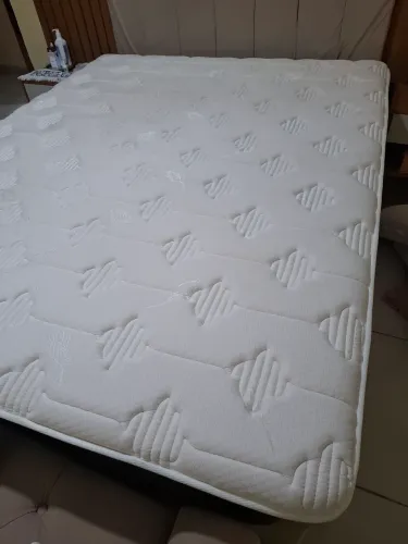 pillow top casal queen. Semi novo